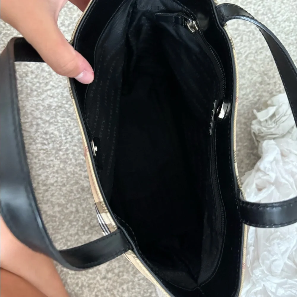 Burberry Beige Checkered Women's Bag - Picture 5 of 7